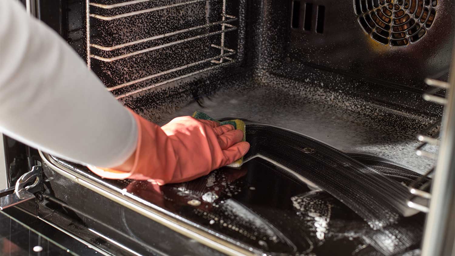 cleaning inside oven 258414892